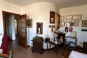 Villa con ampio giardino