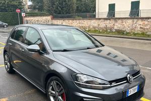 VOLKSWAGEN GOLF 7.5 R-line