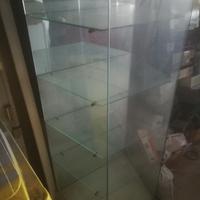 Vetrina 7 ripiani con chiave