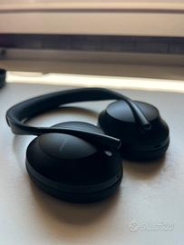 BOSE  NOISE CANCELLING 700