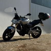 Moto Hornet 600