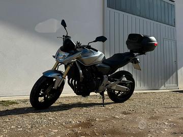 Moto Hornet 600