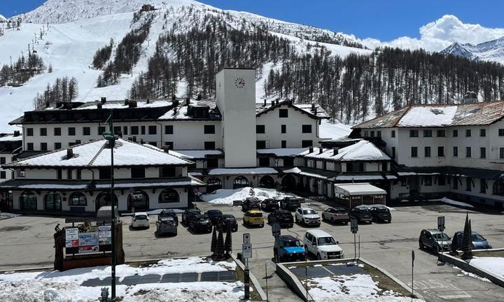 Mountain summit, accesso piste da sci, box auto