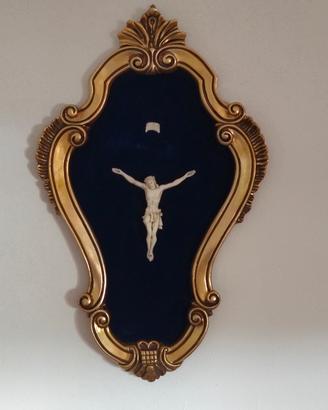 Cornice in stile Rococò con scultura religiosa