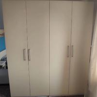 Armadio bianco a 4 ante
