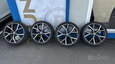 Cerchi in lega golf R