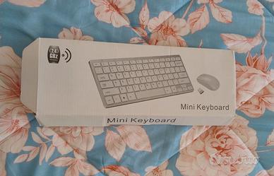 Tastiera mini keyboard e mouse wireless bianca