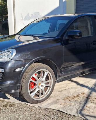 PORSCHE CAYENNE GTS 4800
