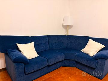 Divano ad angolo 250 cm *150 cm