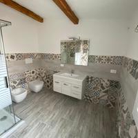 Mobile bagno, con lavabo e specchio