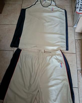 maglietta pantaloncini basket