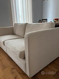 Divano lineare in buono stato d’uso