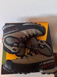Scarponi hiking - La Sportiva