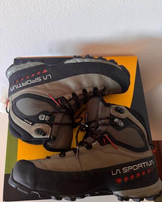 Scarponi hiking - La Sportiva