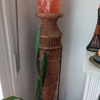 anfora messicana con piedistallo in ferro caica di