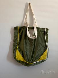Borsa verde in vellutto