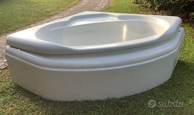 Vasca da bagno angolare