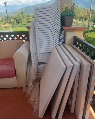Tavoli e sedie 