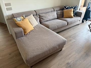 Divano 4-5 posti con chaise longue