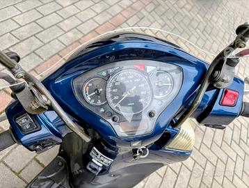 Honda SH 300 