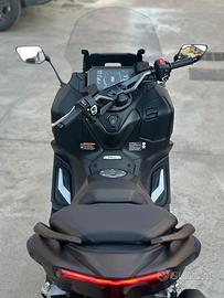 Tmax 560 2025