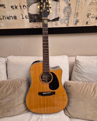 chitarra acustica takamine