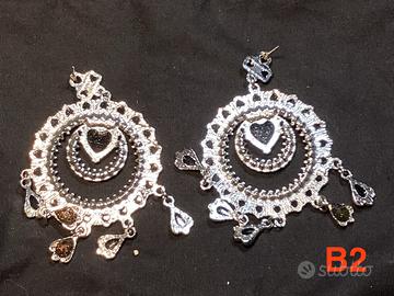 Orecchini pendenti con ciondoli a goccia e cuore