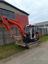miniescavatore Kubota kx 121-3