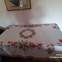 Tovaglia antica ricamata a punto croce 