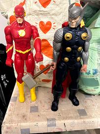 Supereroi Marvel Thor e Flash