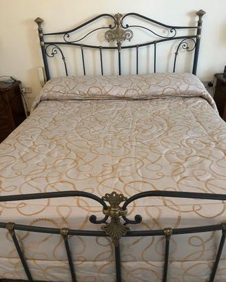 Letto matr. in ferro battuto + rete in doghe legno