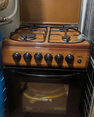 Cucina con forno a gas