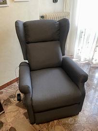 Poltrona alzapersona reclinabile