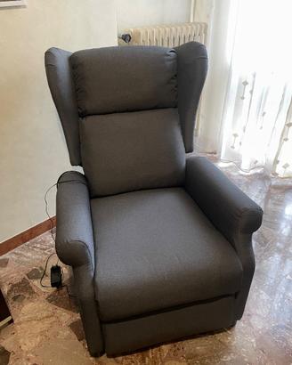 Poltrona alzapersona reclinabile