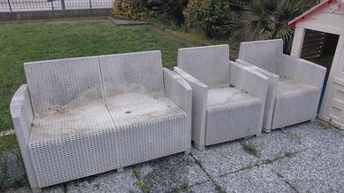 salottino con divanetto e poltrone da giardino 