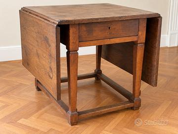 Tavolo a ribalta d’epoca