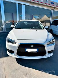 Mitsubishi Lancer Sportback 1.8 16v Invite Gpl