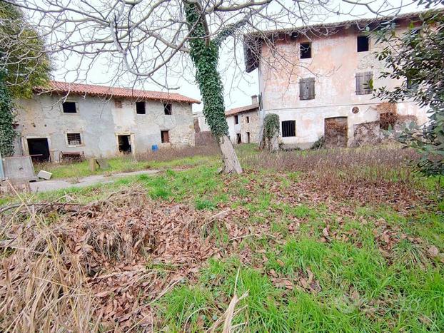 Rustico a Manzano, via della Roggia