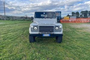 Land Rover Defender 90 2.4 TD4 Station Wagon SE N1