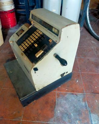 Registratore vintage  cassa a manovella