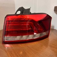 Faro posteriore Volkswagen passat b8
