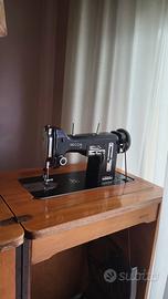 macchina da cucire vintage Necchi