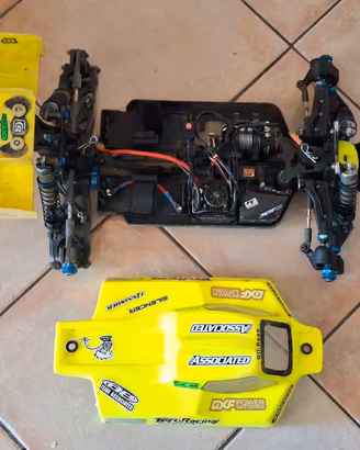 Buggy RC 1/8 Team Associated RC8 4e