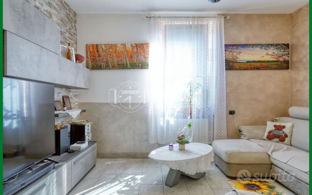 TRILOCALE IN BUONE CONDIZIONI CON BOX