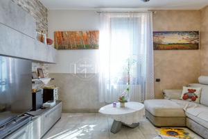 TRILOCALE IN BUONE CONDIZIONI CON BOX