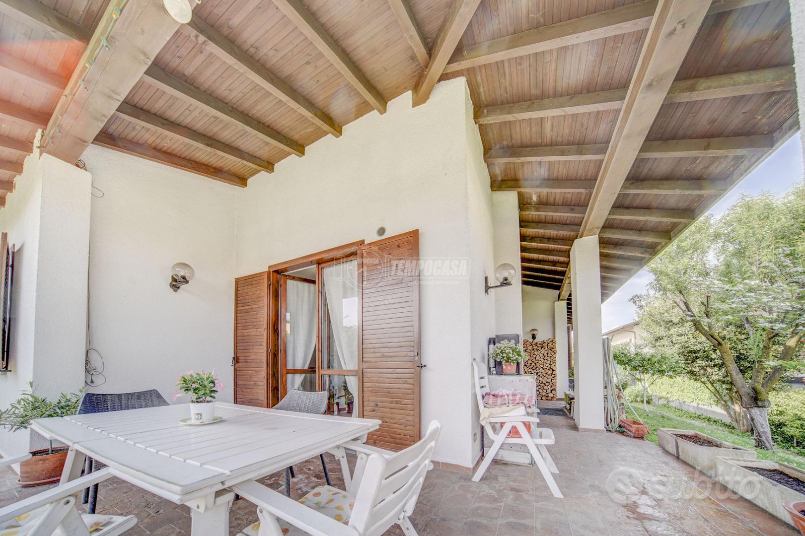 VILLA SINGOLA CON 3 CAMERE DA LETTO SU UNICO LIVEL - Vista 4
