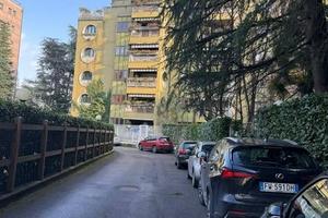 Box / Garage di 27 m² a Milano