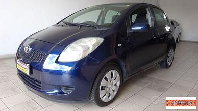 TOYOTA - Yaris - 1.0 5p.