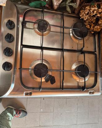 Piano cottura 4 fuochi indesit