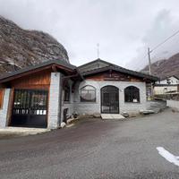 VILLA SINGOLA A LOCANA